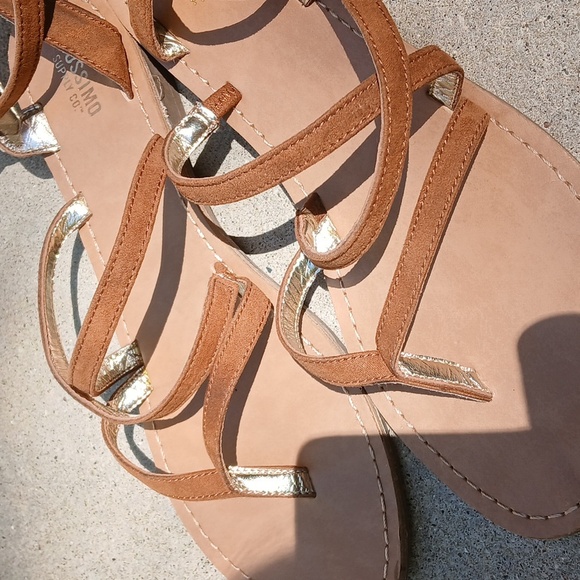 Womens Mossimo Supply Cognac Gladiator Strap Brown Sandals Sz 7.5 EUC - Picture 9 of 10